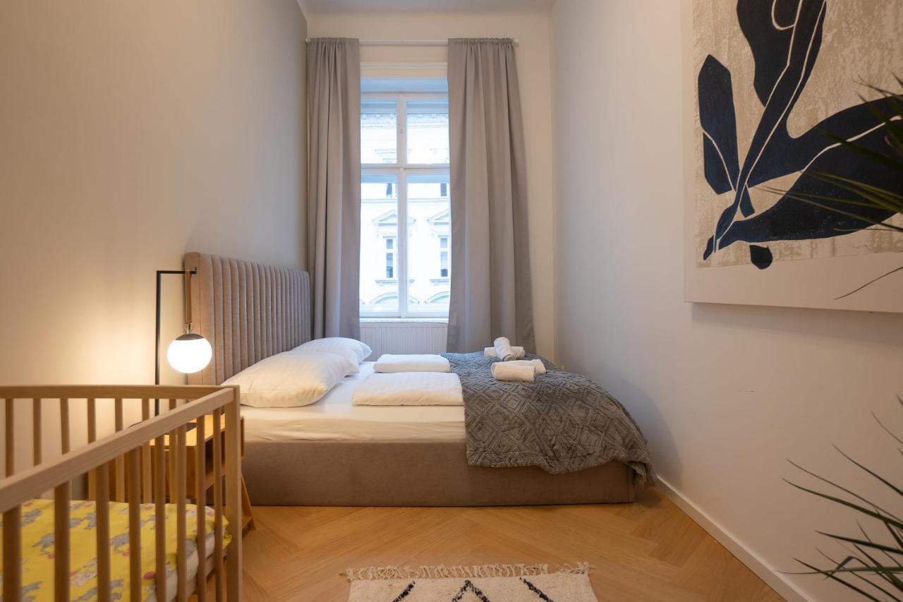 Spacious 110М2 Flat In The City Center Вена Экстерьер фото