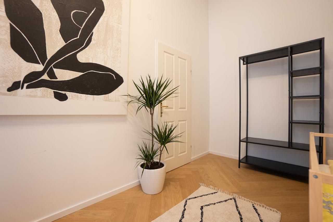 Spacious 110М2 Flat In The City Center Вена Экстерьер фото