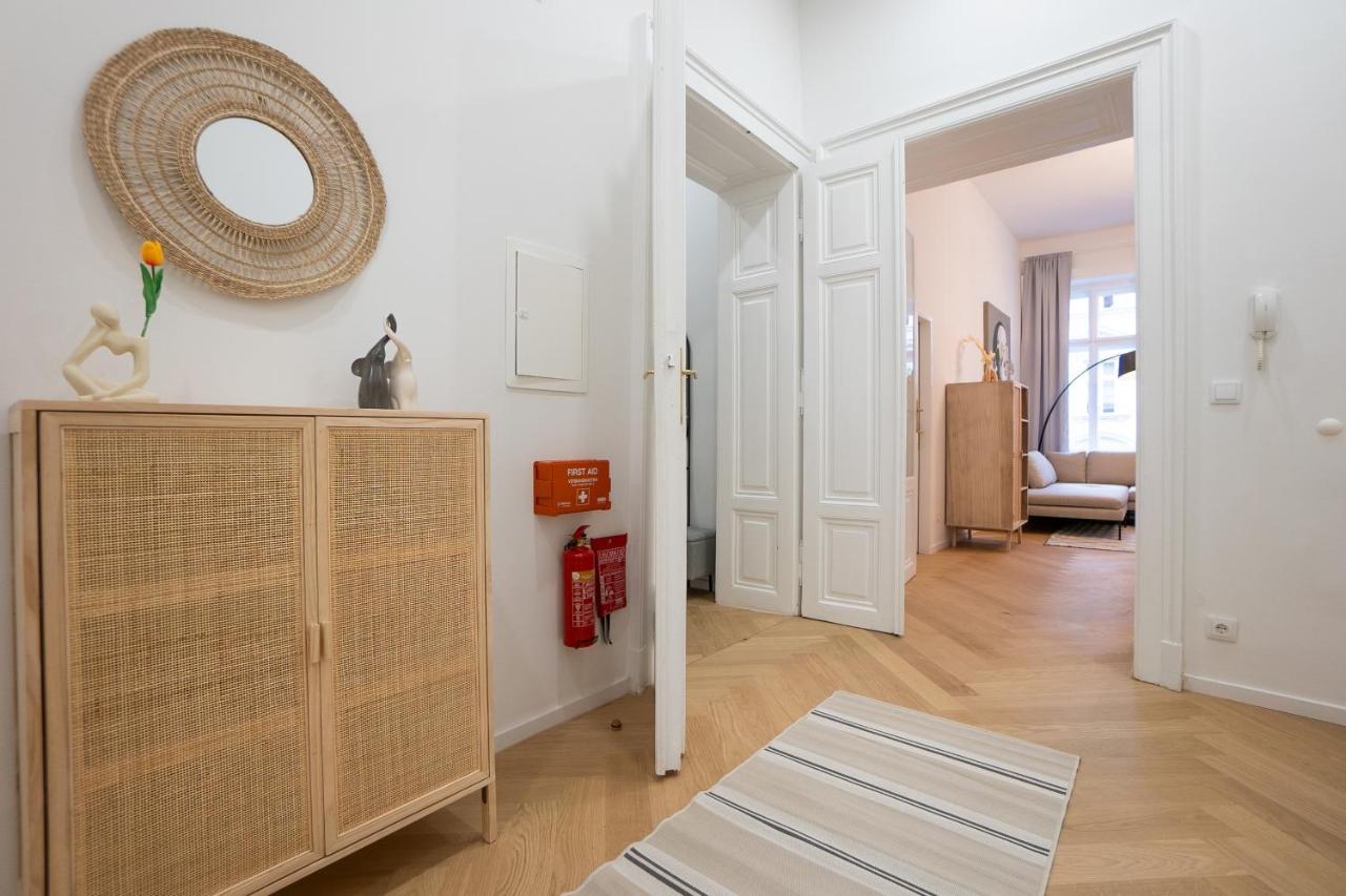 Spacious 110М2 Flat In The City Center Вена Экстерьер фото