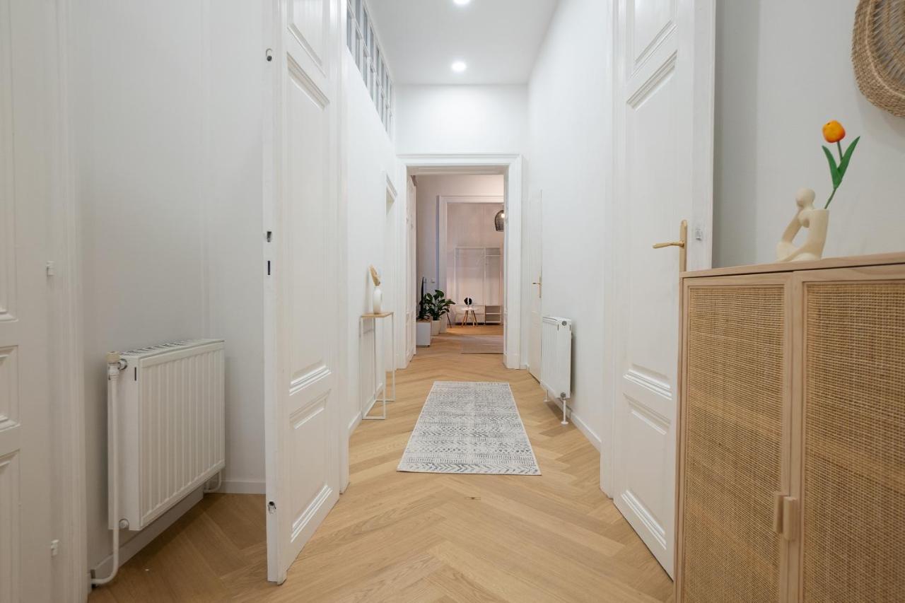 Spacious 110М2 Flat In The City Center Вена Экстерьер фото
