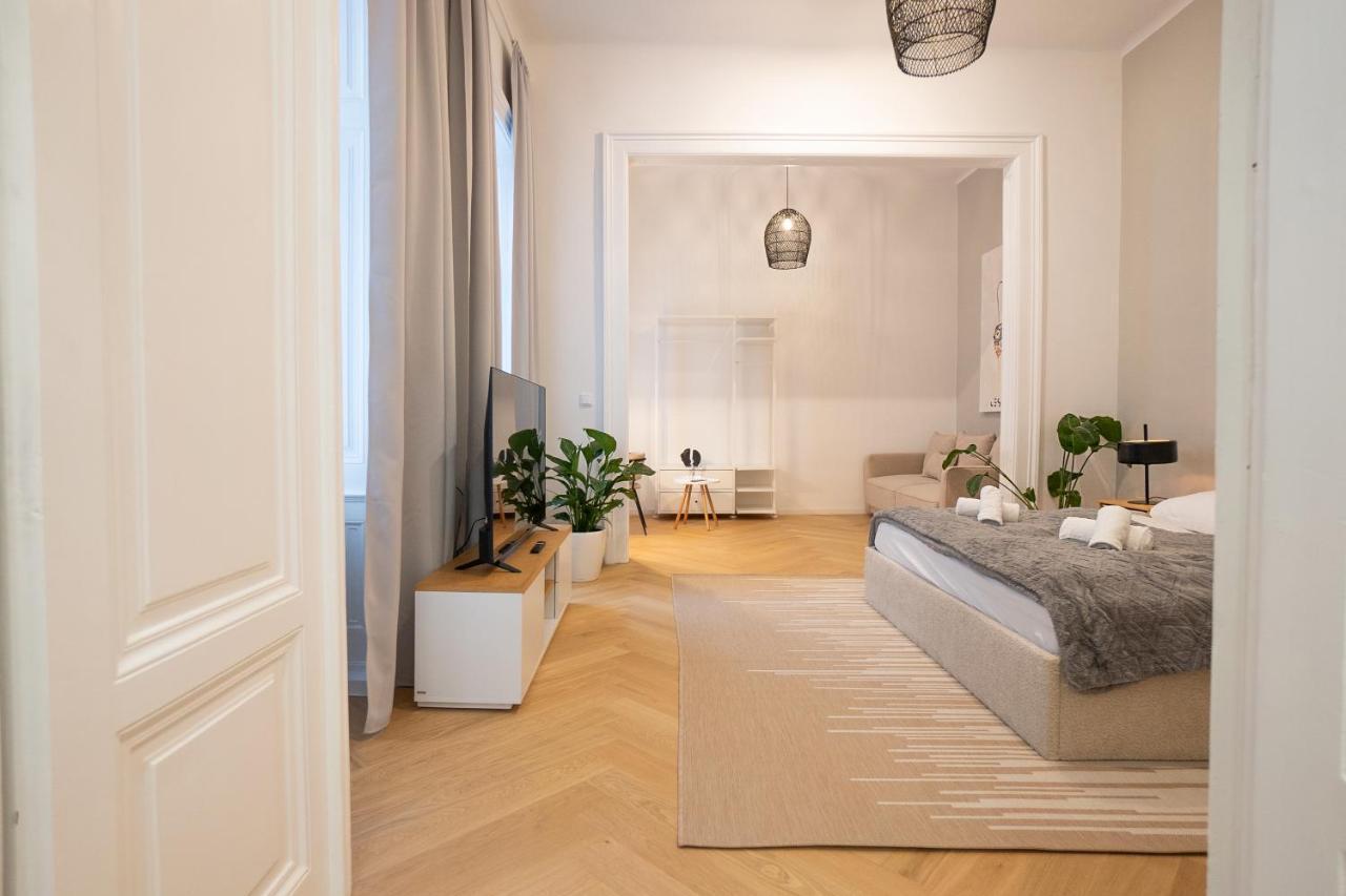 Spacious 110М2 Flat In The City Center Вена Экстерьер фото