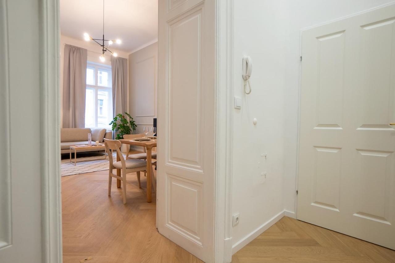 Spacious 110М2 Flat In The City Center Вена Экстерьер фото