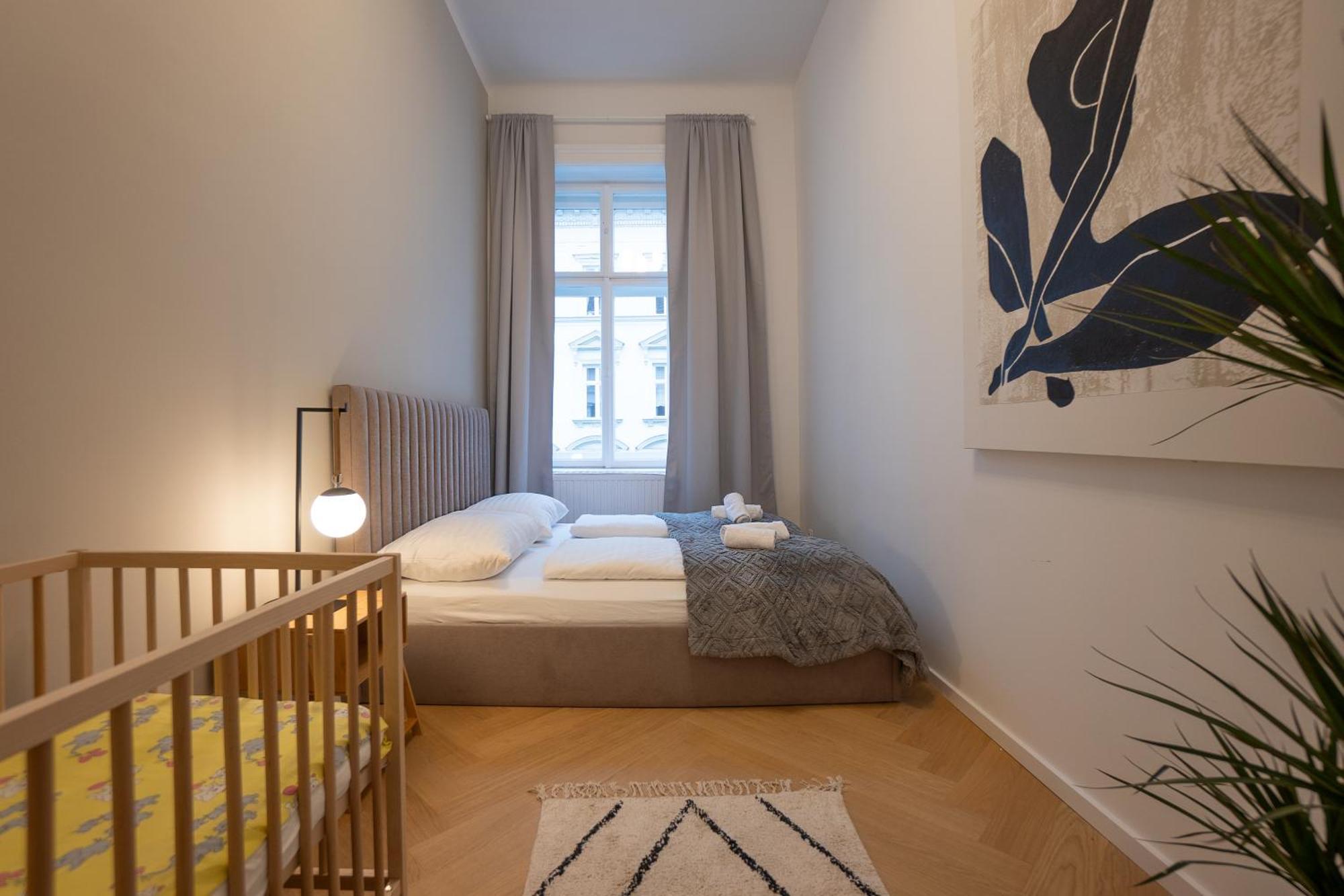 Spacious 110М2 Flat In The City Center Вена Экстерьер фото