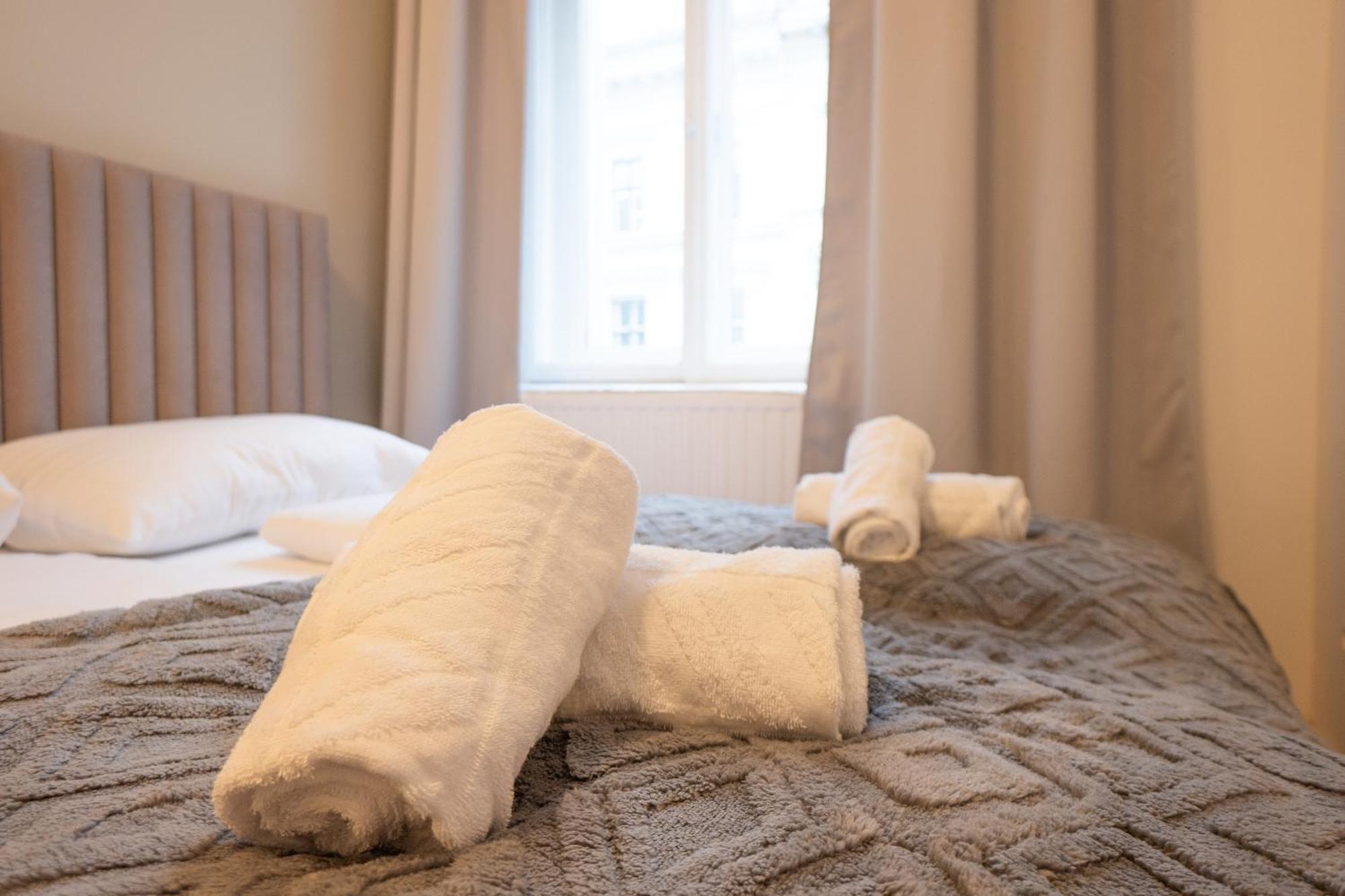 Spacious 110М2 Flat In The City Center Вена Экстерьер фото