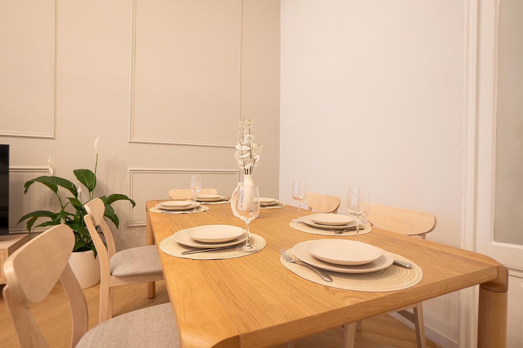 Spacious 110М2 Flat In The City Center Вена Экстерьер фото